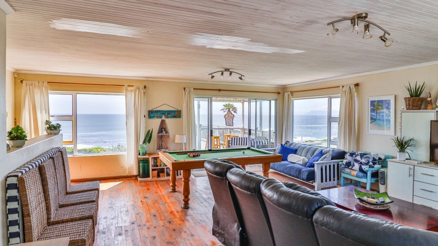 4 Bedroom Property for Sale in Perlemoenbaai Western Cape